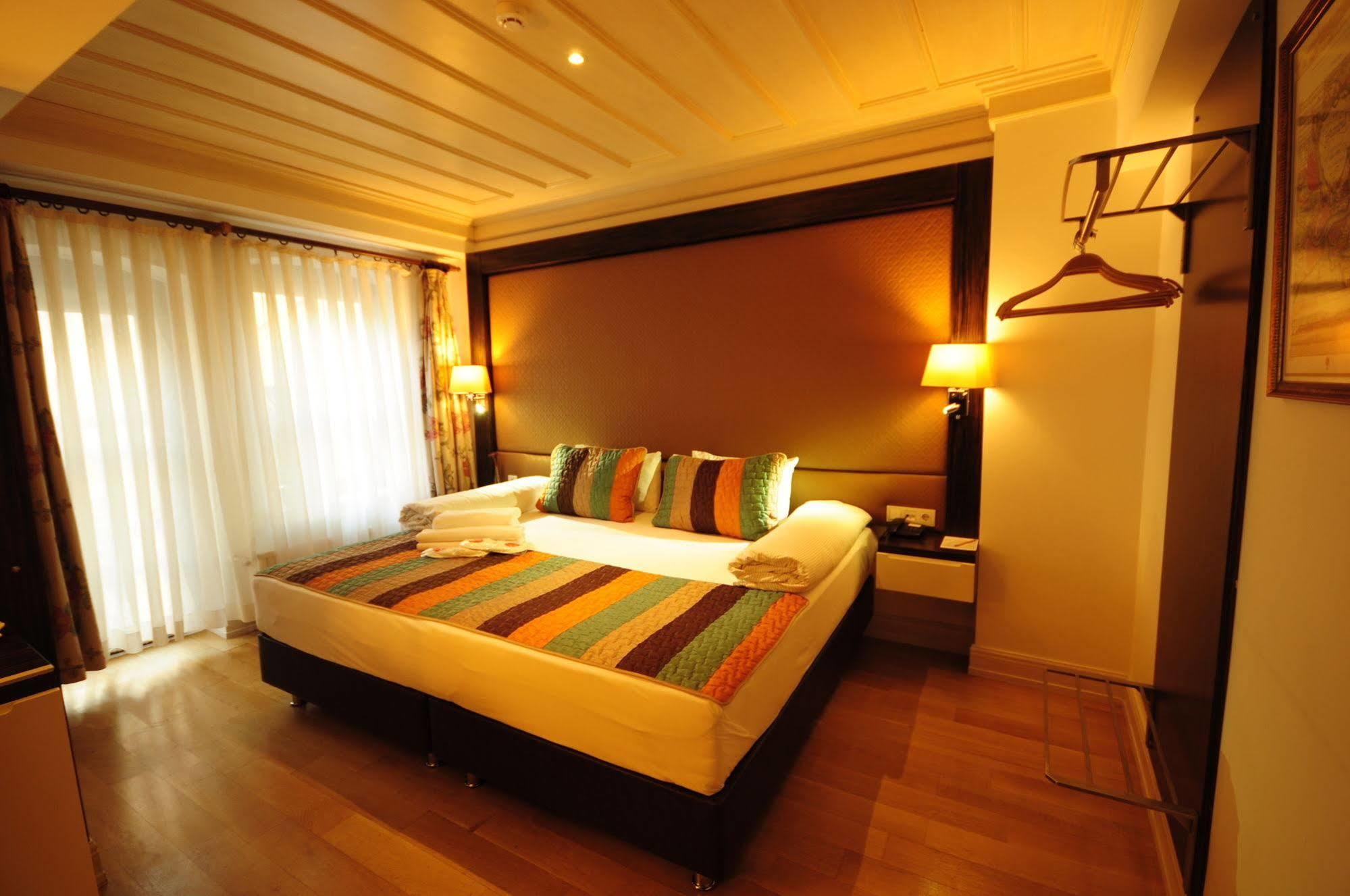 Ottopera Hotel (Adults Only) Istanboel Buitenkant foto